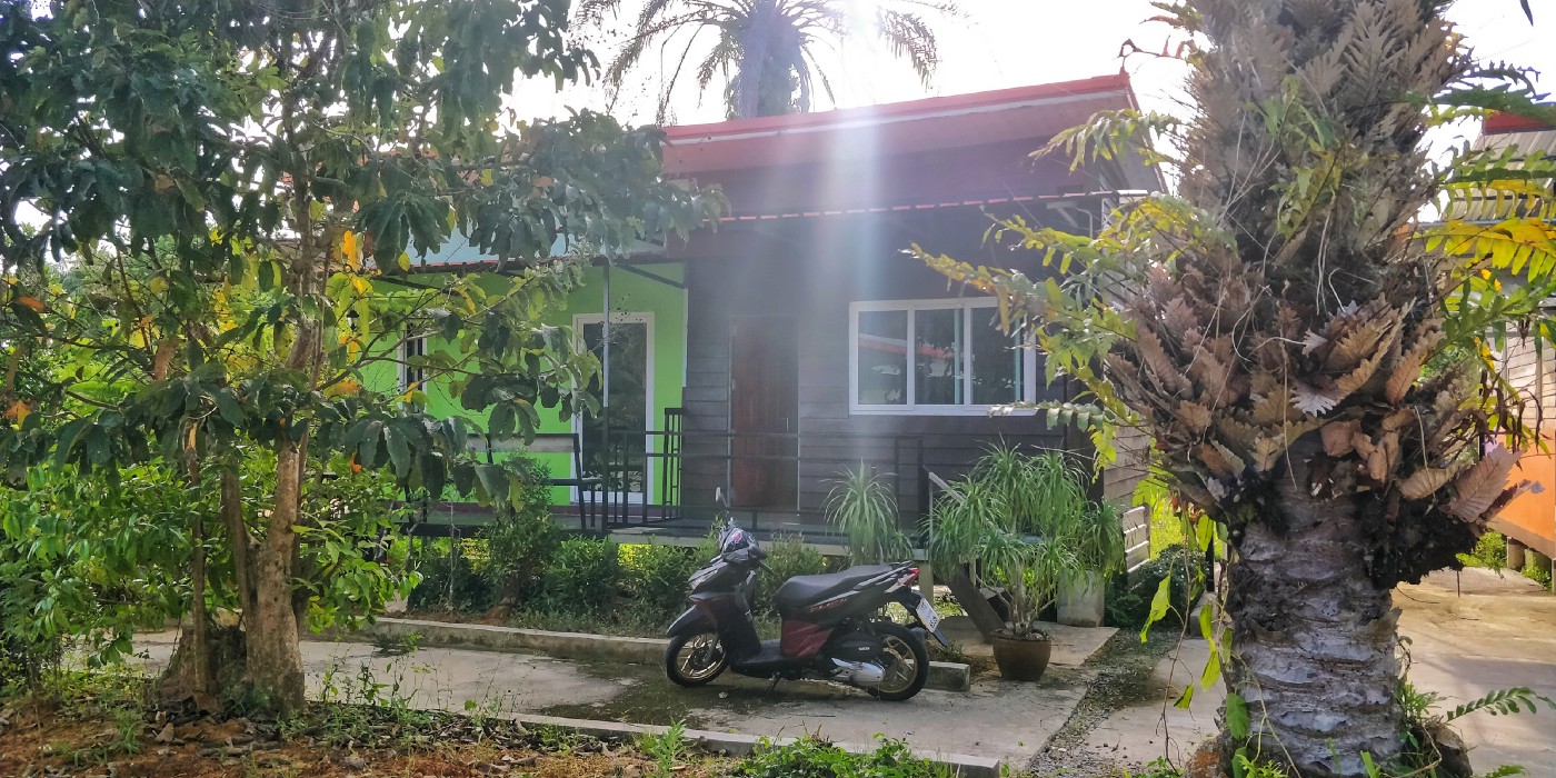 Some rest for my motorbike and me at my new home in Trang