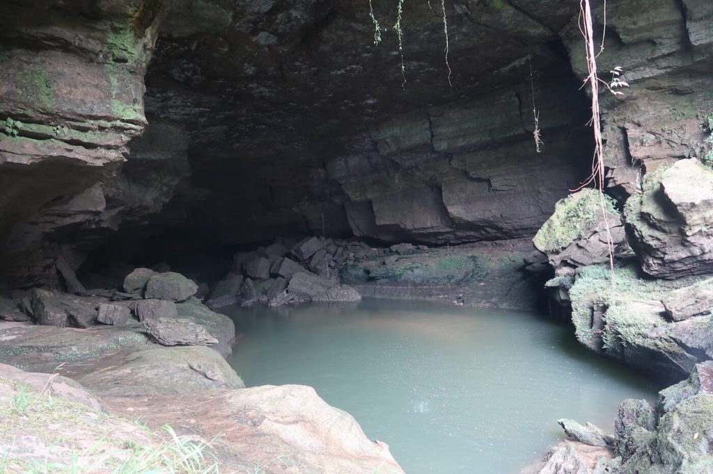 Krem Dam cave